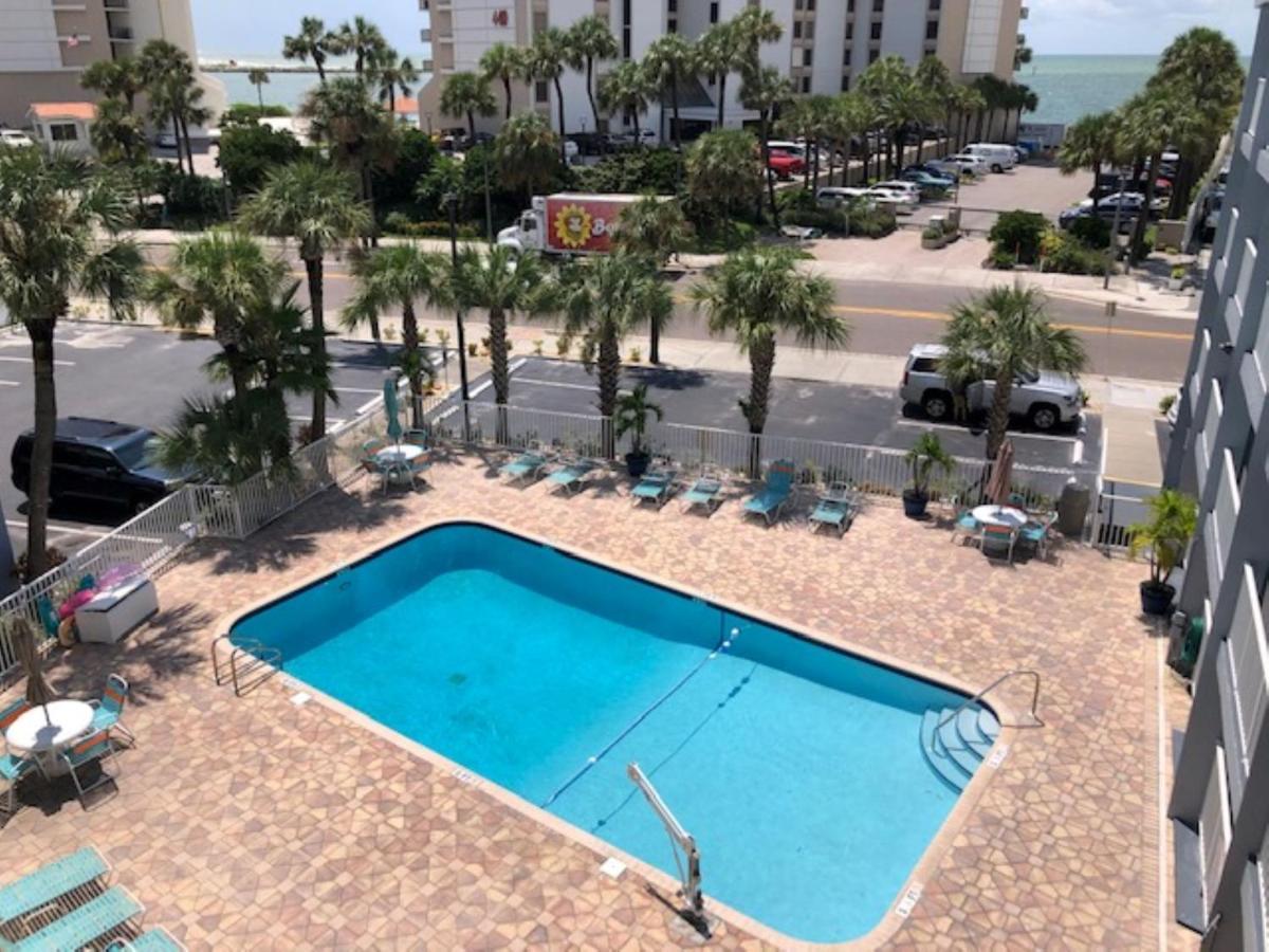 Pelican Pointe Hotel Clearwater Beach Exterior foto